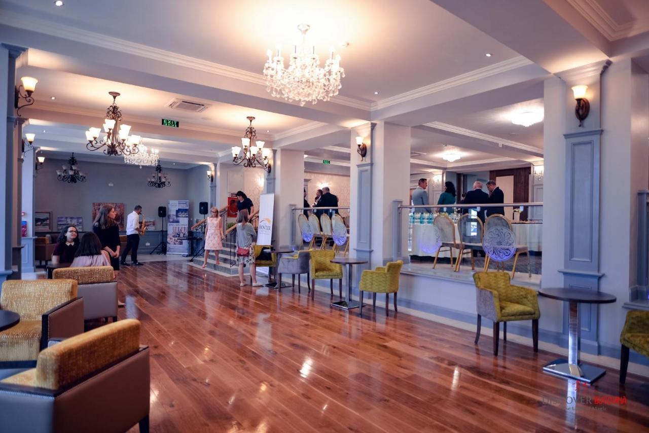 The Frontier Hotel Siret Extérieur photo