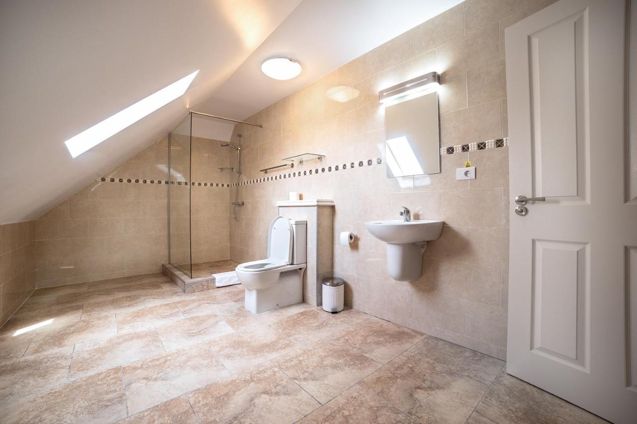 The Frontier Hotel Siret Extérieur photo